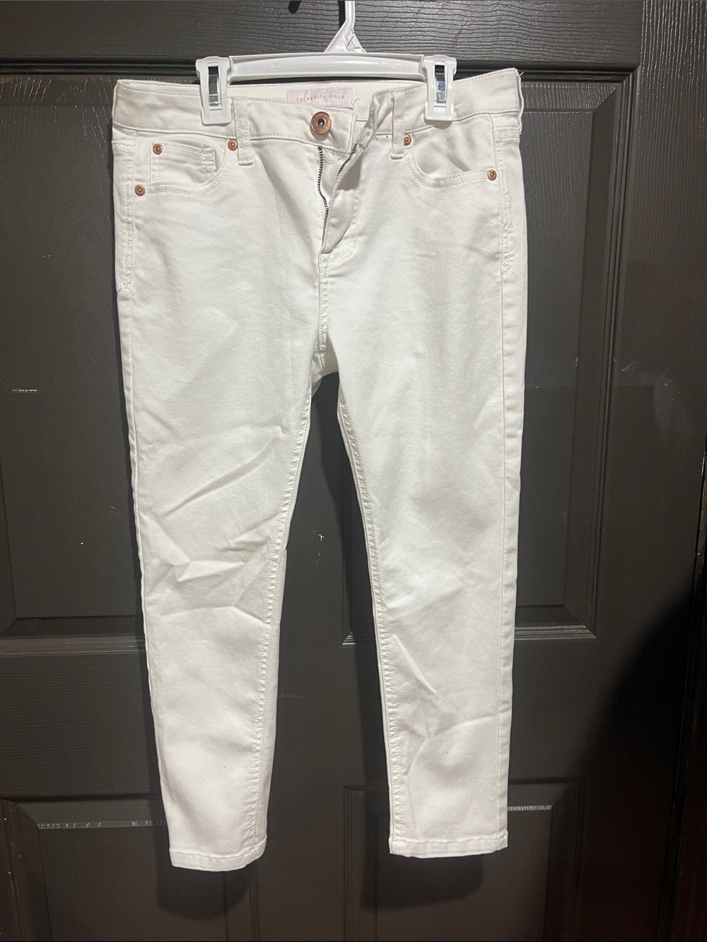 Classic White Ankle Jeans - Sleek Cropped Fit